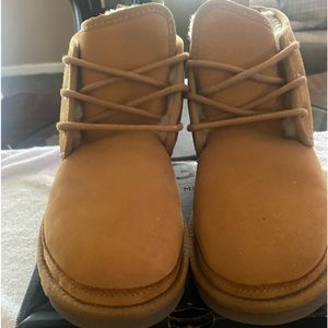 Pre Loved UGG boot barely worn.